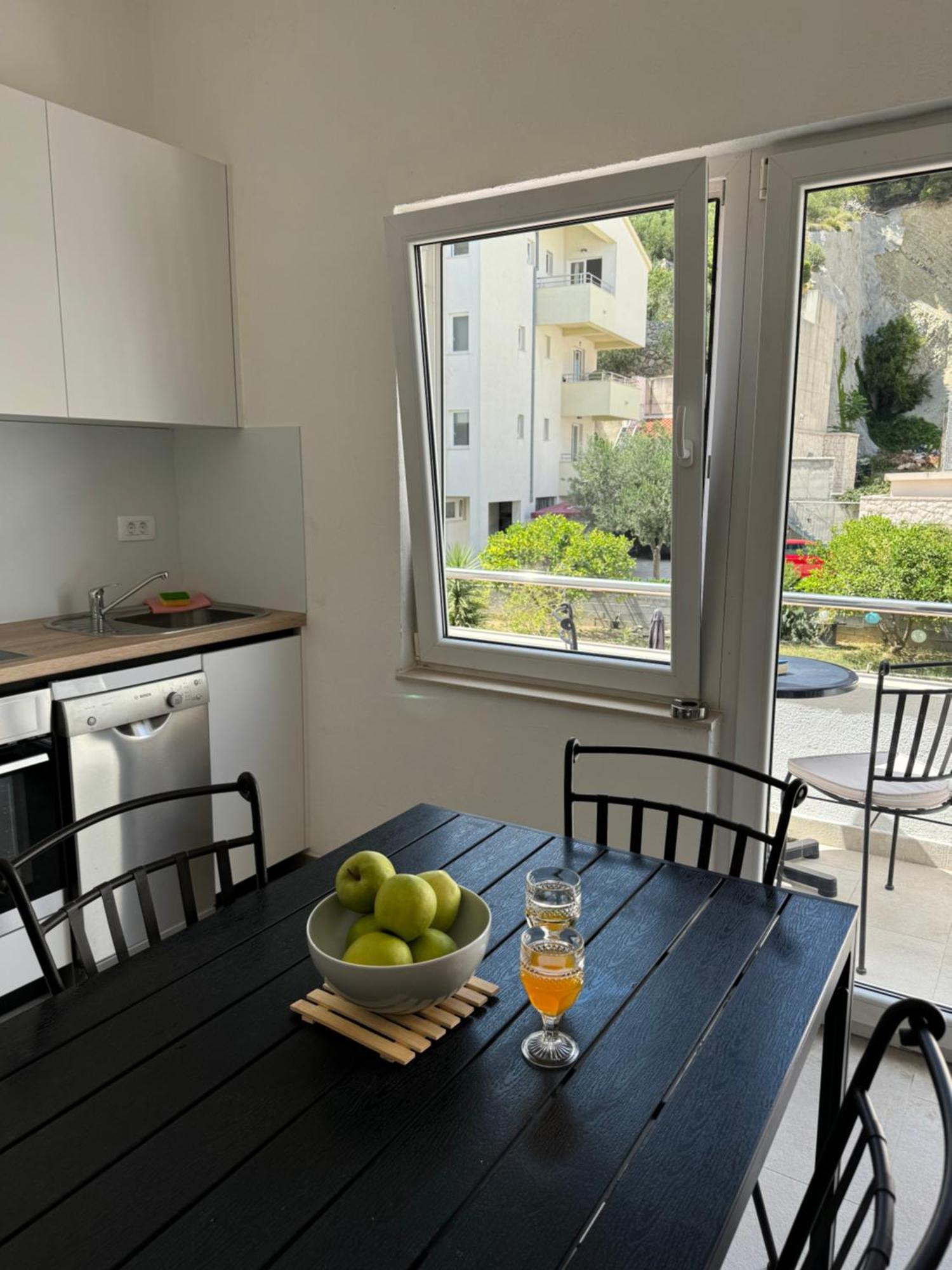 Apartmani “Kresimir” Omiš Exterior foto