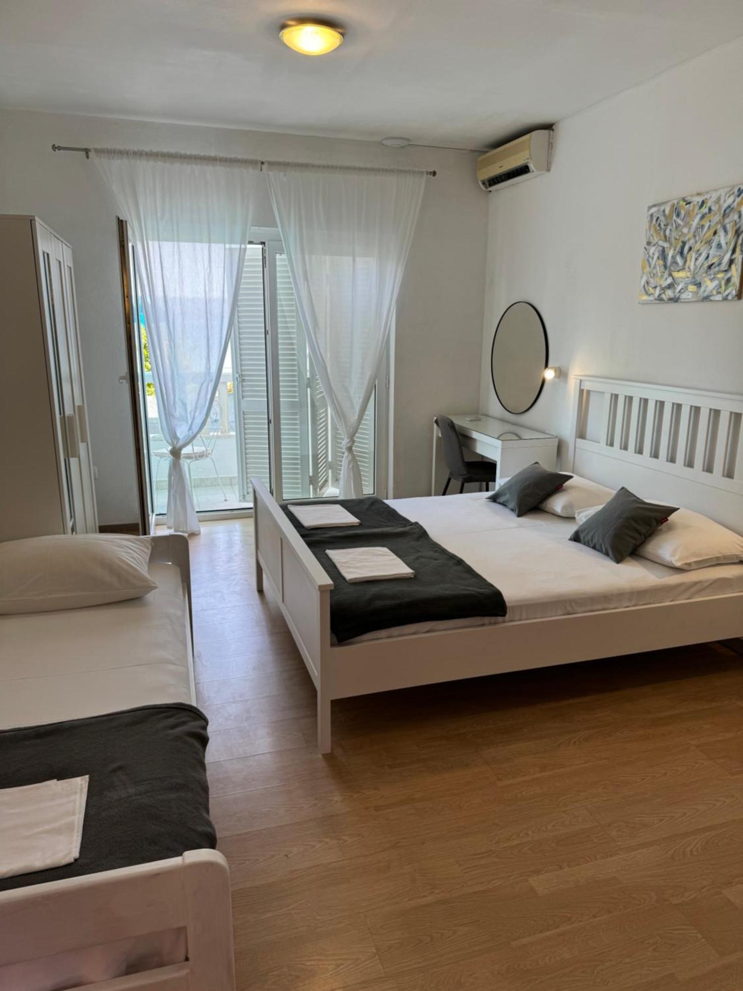Apartmani “Kresimir” Omiš Exterior foto